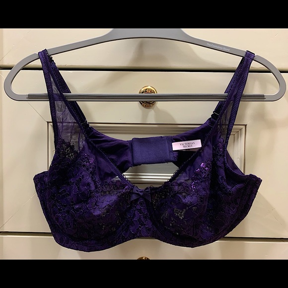 Victoria's Secret Other - Victoria’s Secret No Padding Wired Bra
